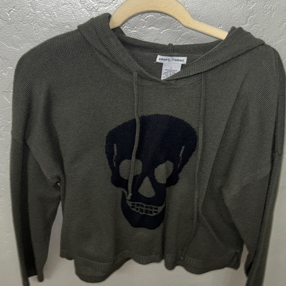 Sweet Romeo Dark Green Skull Hoodie